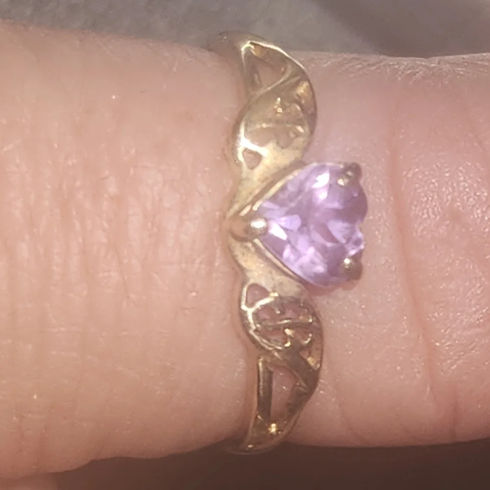 10kt Gold Heart Ring with Amethyst - Picture 2 of 15